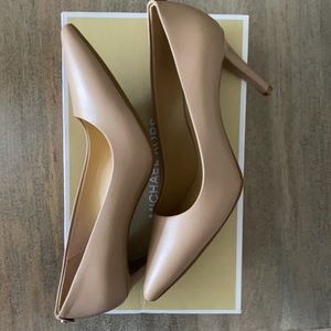 MK heels NWT